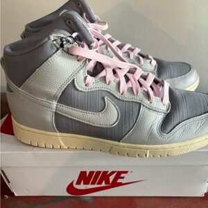 Grey Nike dunks